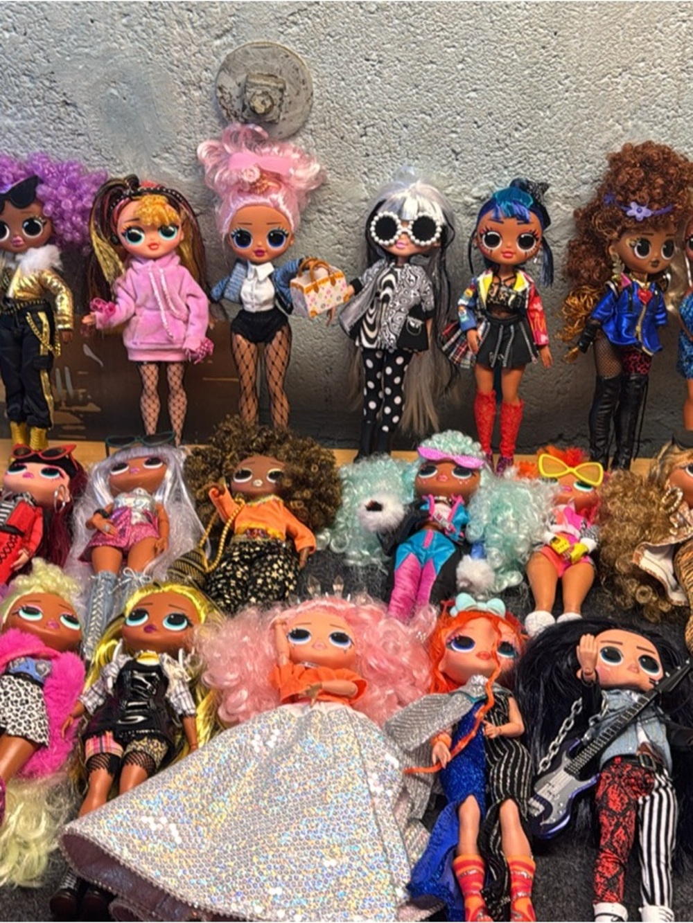 L.O.L. Surprise! Dolls Assortment - Pink, Purple, Blue, Orange, Black, White
